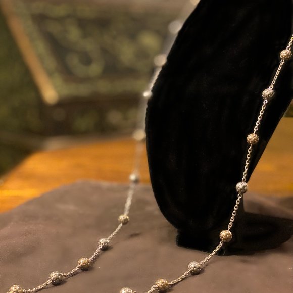 John Hardy 18K Gold and Sterling Silver Handcrafted Dot Jewelry Necklace - Picture 2 of 7